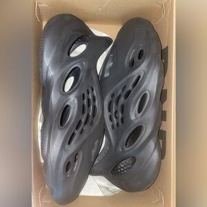 Yeezy foam runner onyx size 12